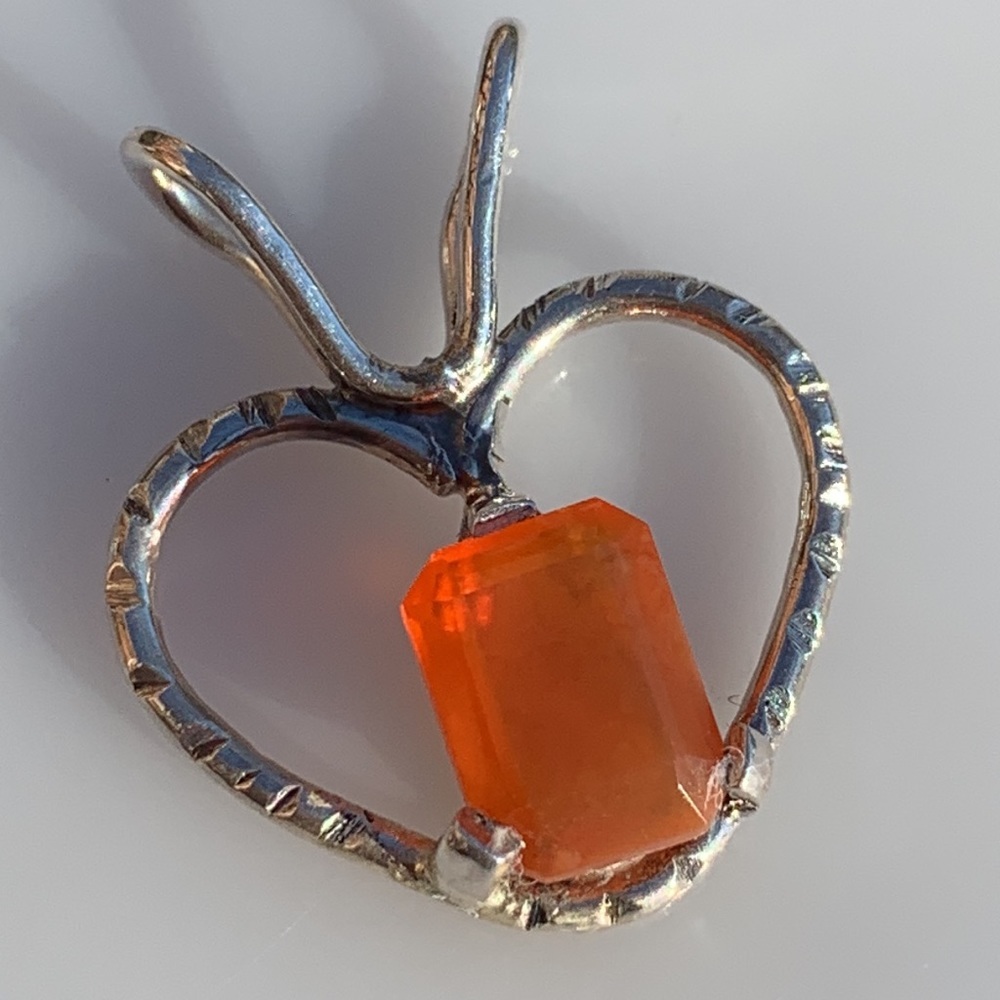 Hand-crafted Mexican Jelly Fire Opal 925 Sterling Silver Pendant - Picture 8 of 17